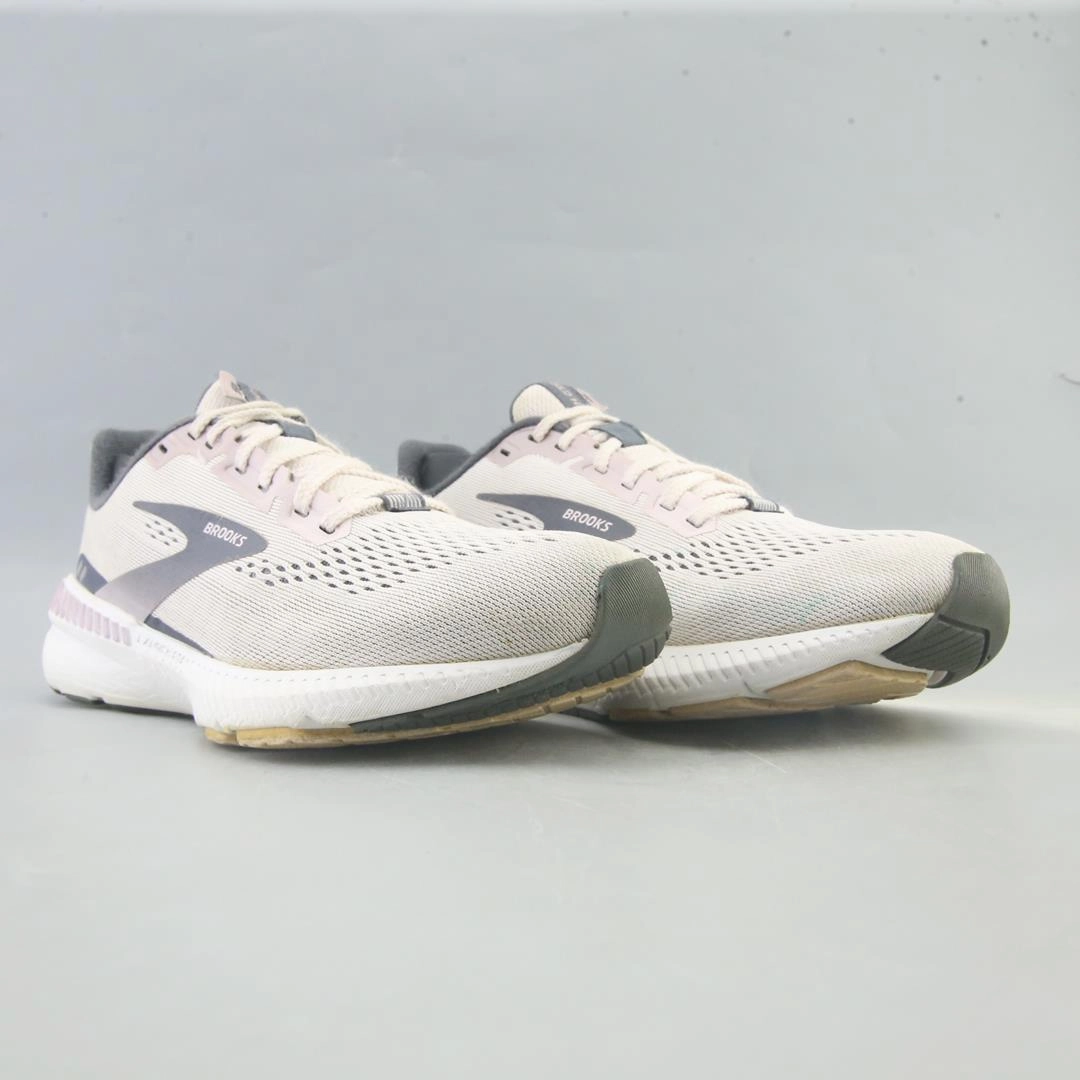 BROOKS LAUNCH GTS 8 Brooks running footwear shots