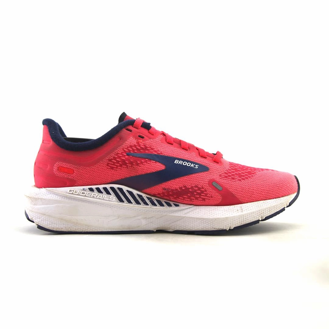 BROOKS LAUNCH GTS 9 Brooks running footwear shots