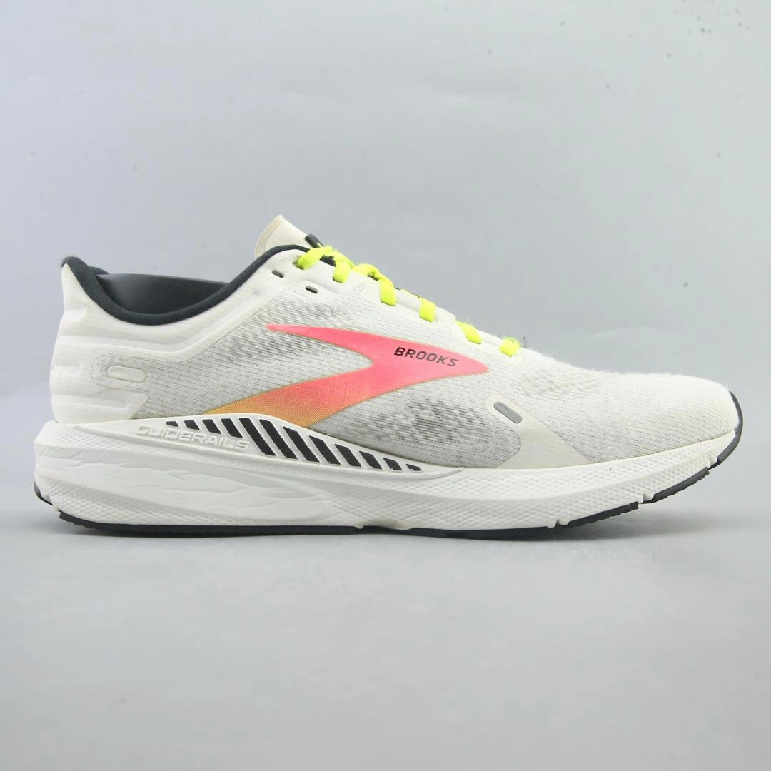 BROOKS LAUNCH GTS 9 Brooks trainer design images