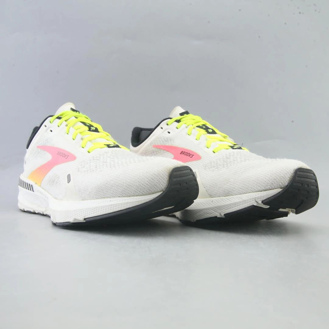 BROOKS LAUNCH GTS 9 Brooks trainer design images