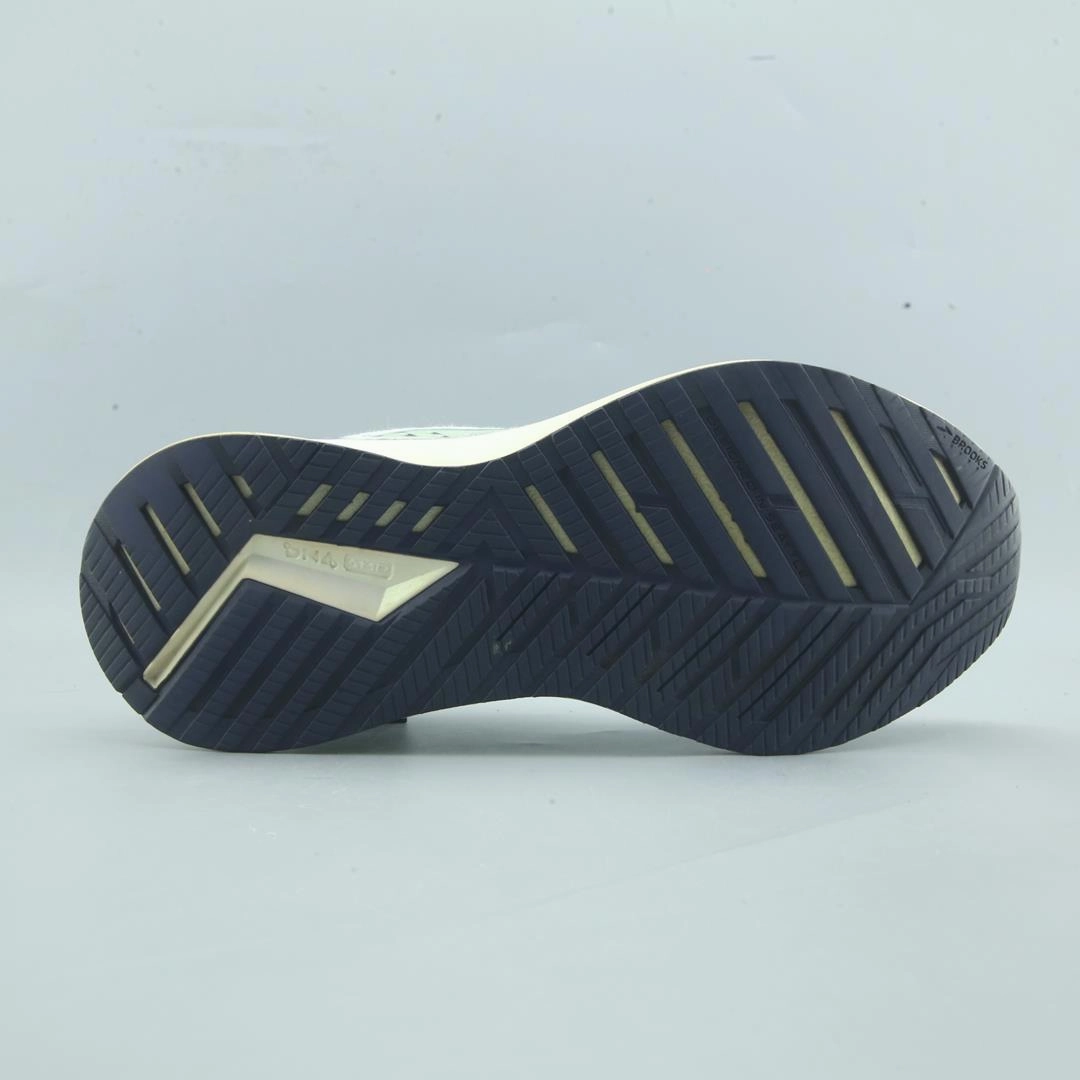 BROOKS LEVITATE GTS 5 lightweight running shoe photos