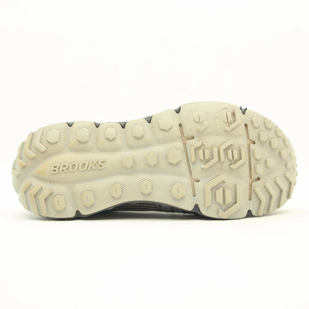 BROOKS PURE GRIT 8 Brooks running footwear shots