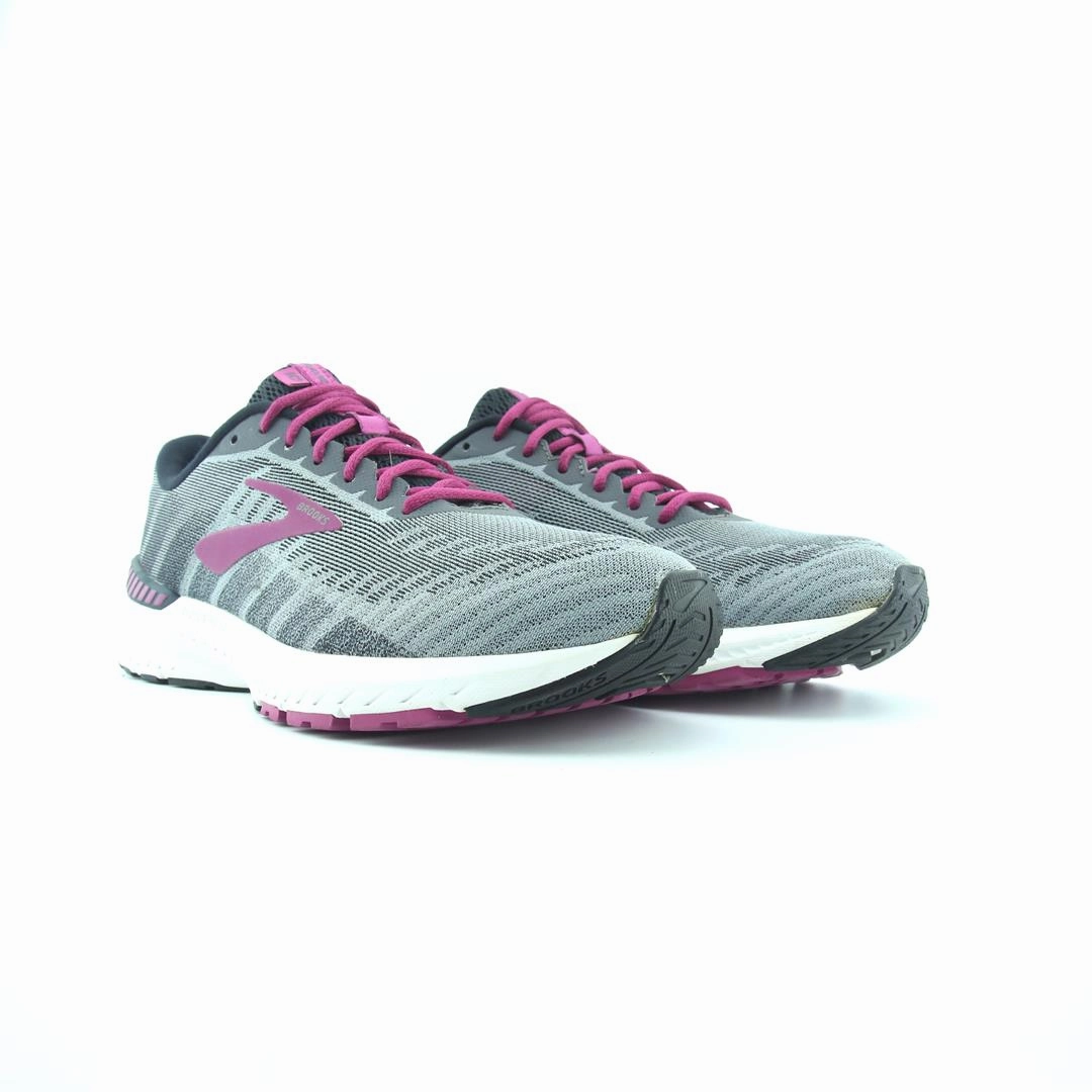 BROOKS  RAVENNA 10 Brooks trainer design images