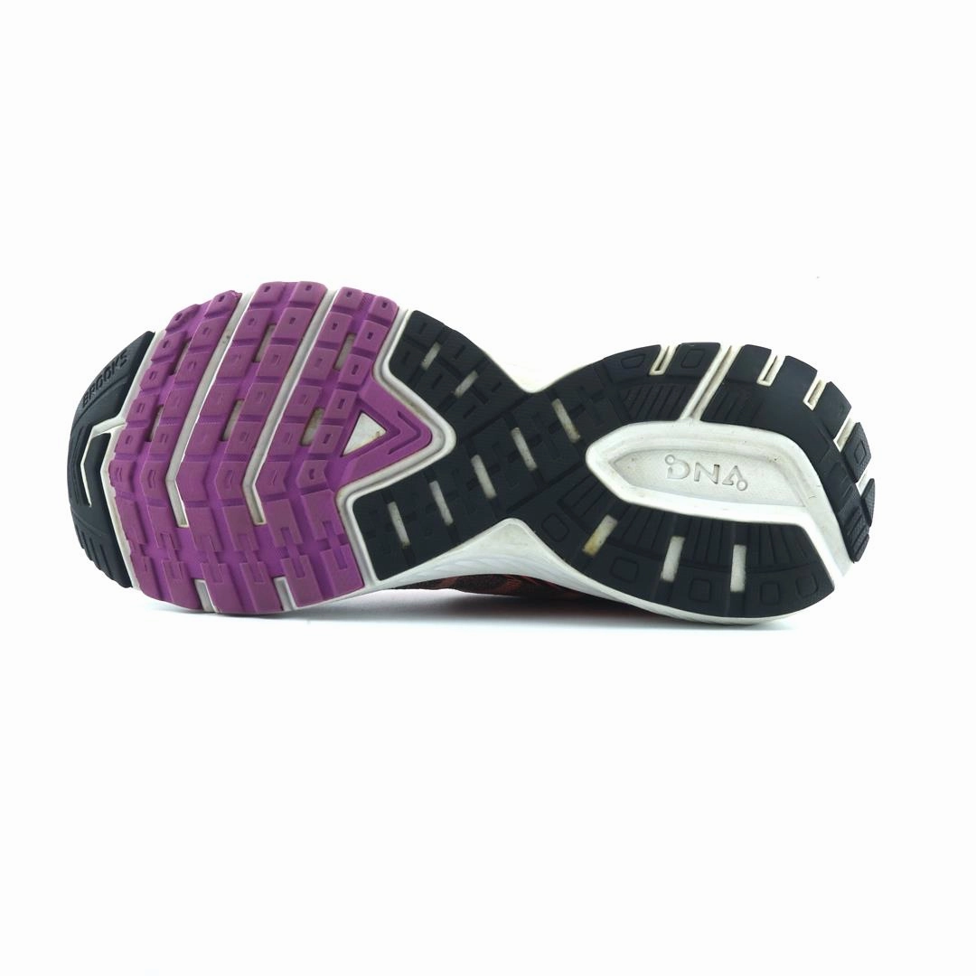 BROOKS RAVENNA 10 performance running shoe visuals