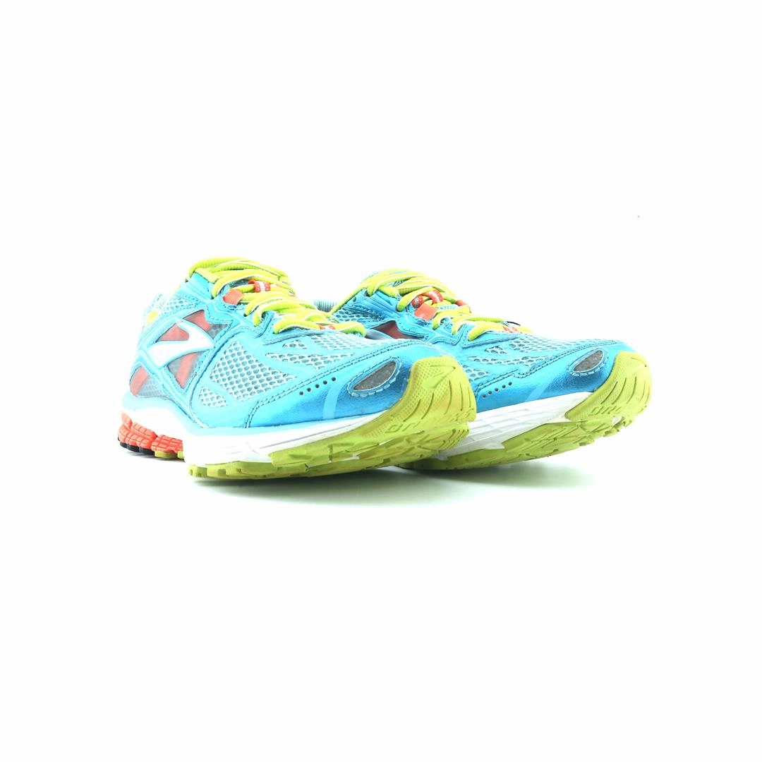BROOKS RAVENNA 5 performance running shoe visuals