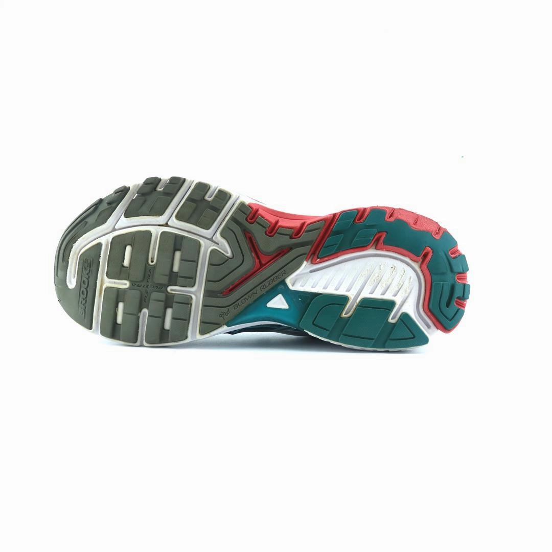 BROOKS RAVENNA 7 performance running shoe visuals