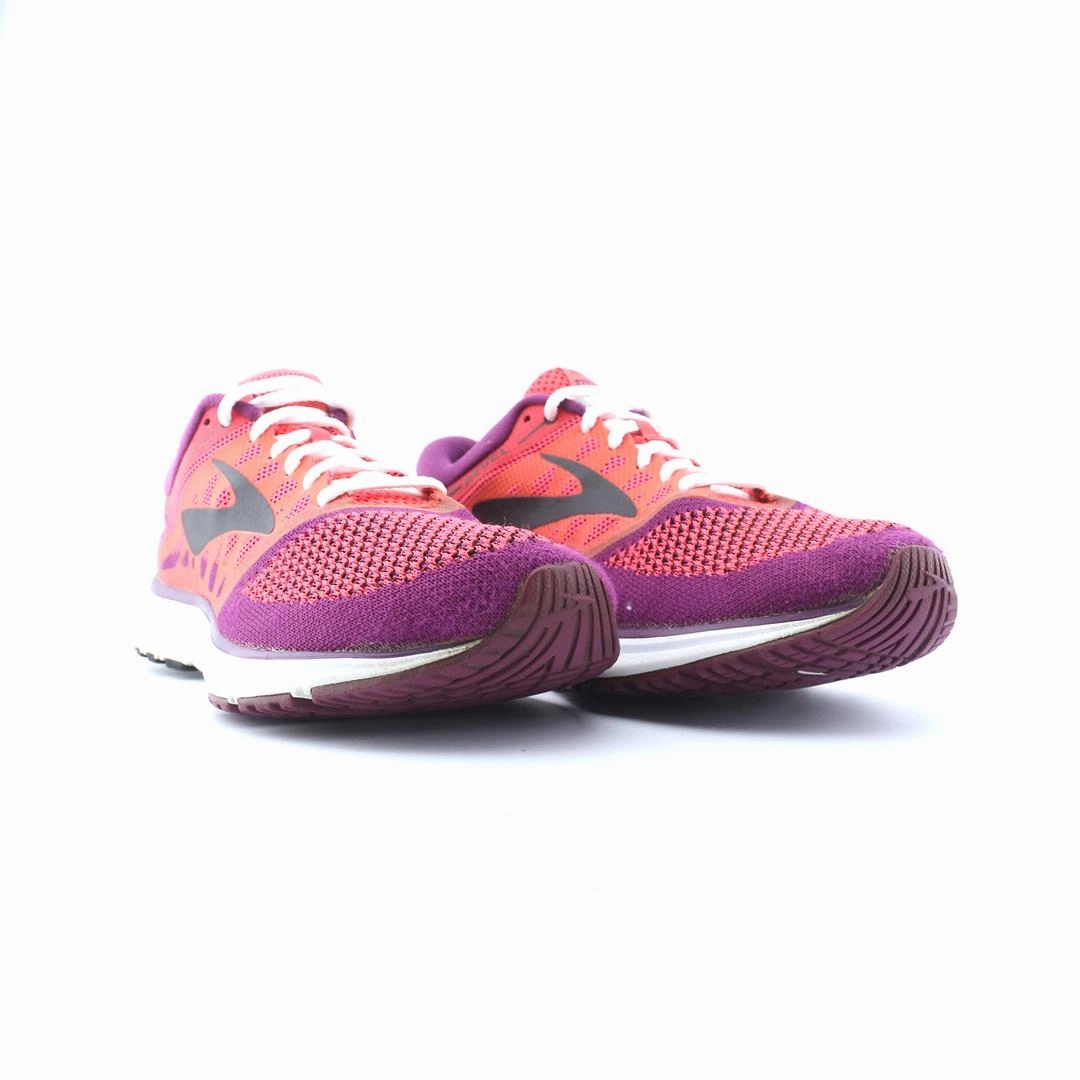 BROOKS REVEL 2 Brooks trainer design images