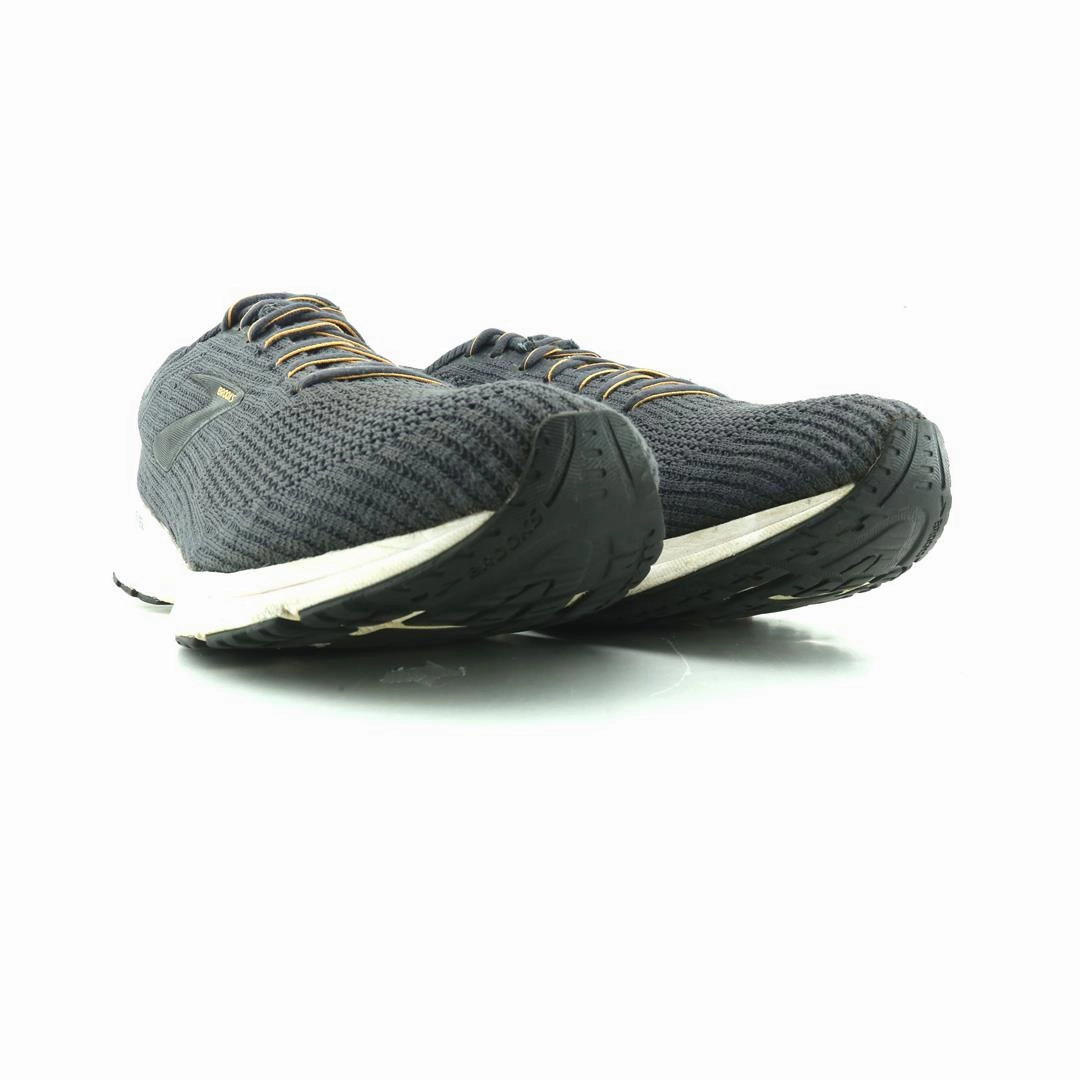 BROOKS REVEL 3 athletic Brooks shoe snapshots