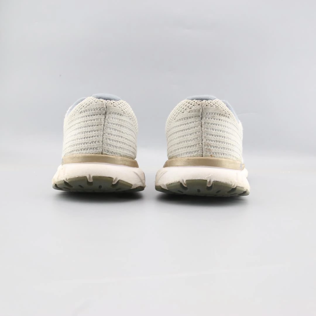 BROOKS REVEL 3 Brooks running footwear shots
