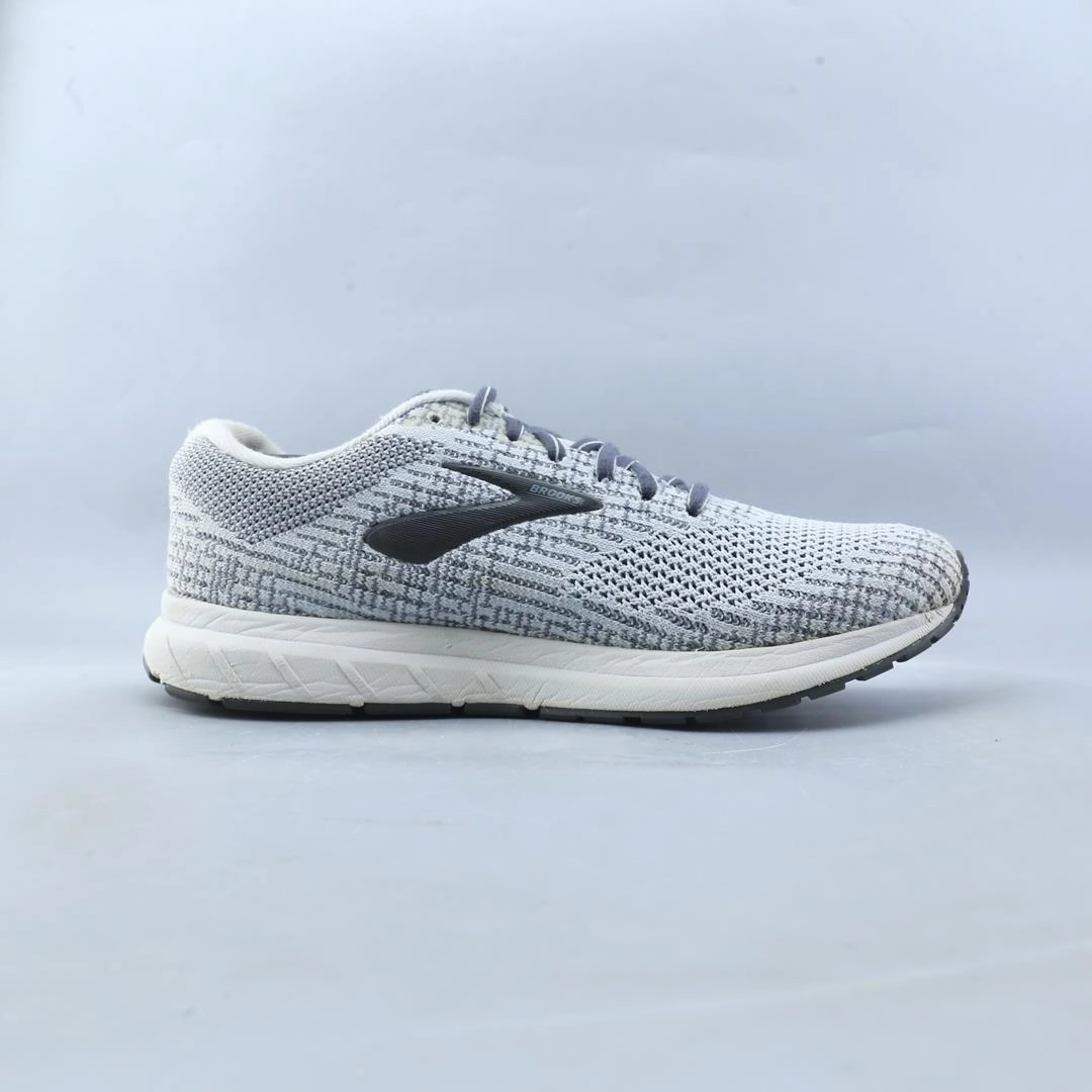 BROOKS REVEL 3 Brooks trainer design images