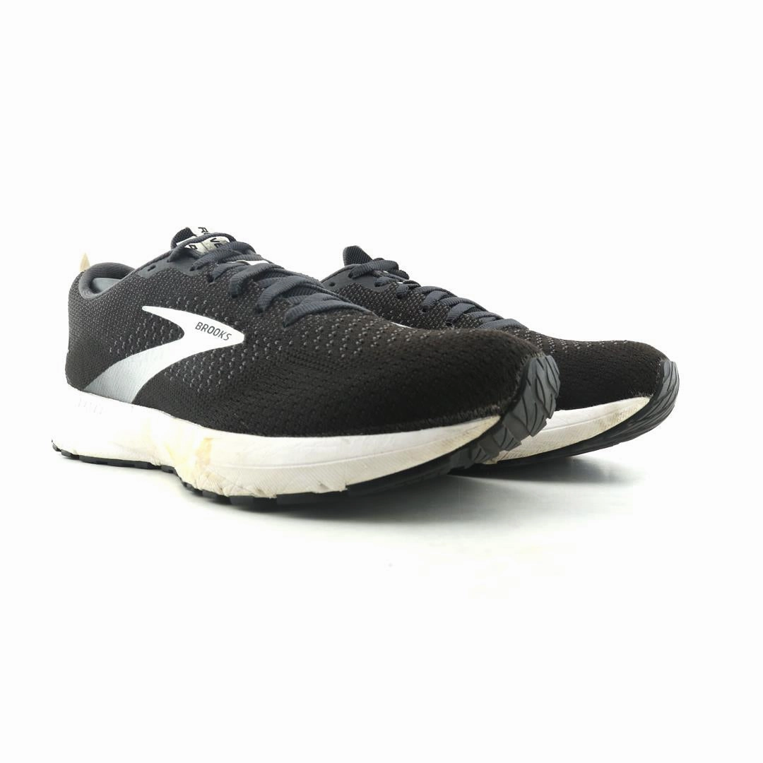 BROOKS REVEL 4 athletic Brooks shoe snapshots