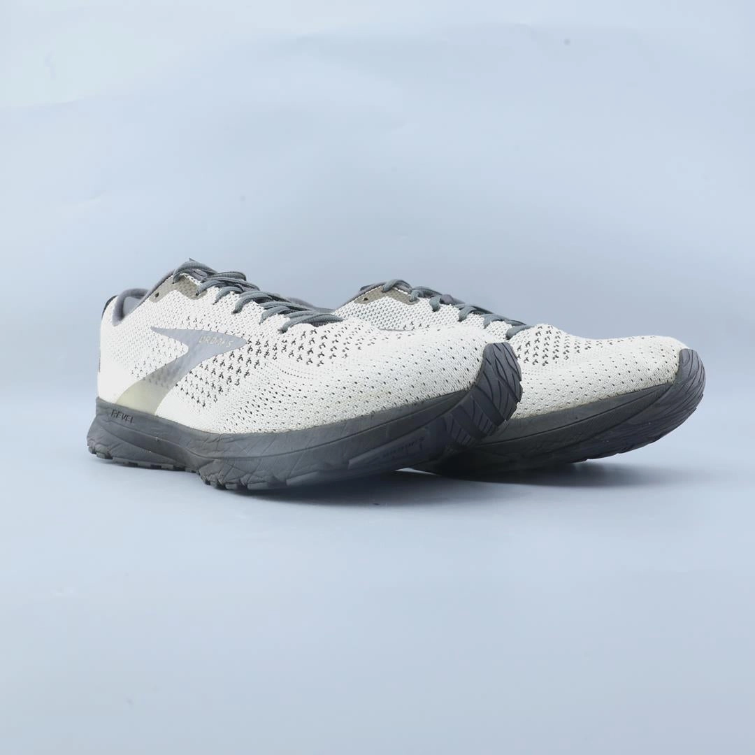BROOKS REVEL 4 Brooks trainer design images