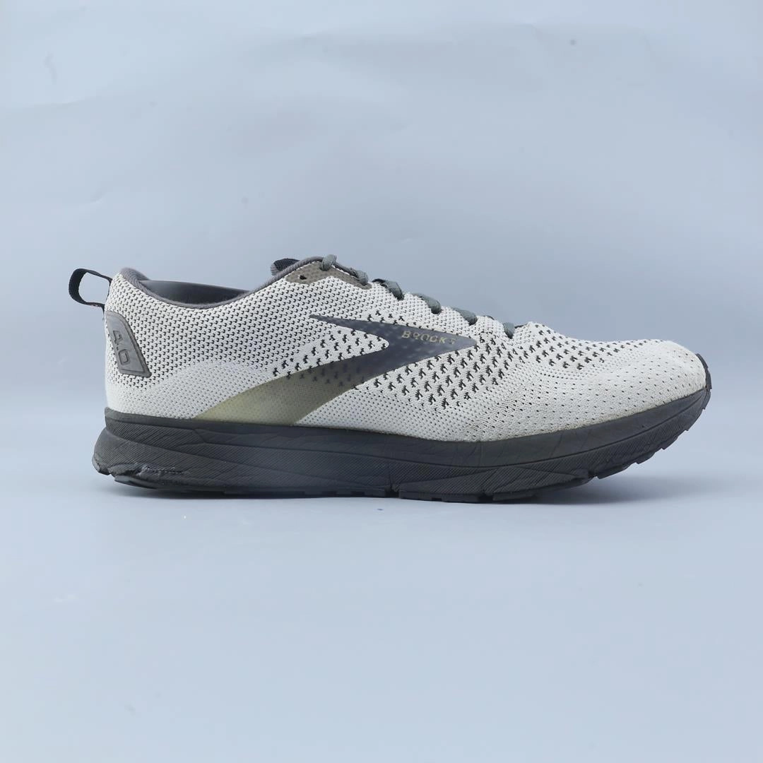 BROOKS REVEL 4 Brooks trainer design images