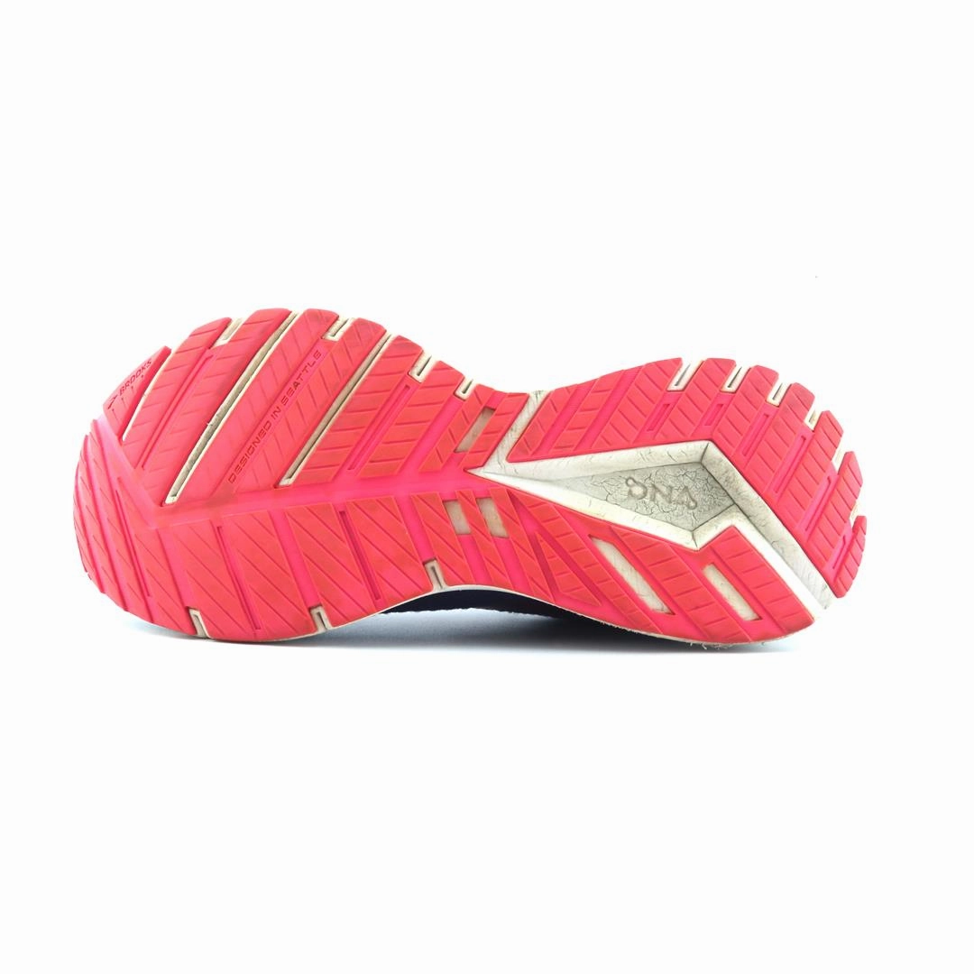 BROOKS REVEL 4 performance running shoe visuals