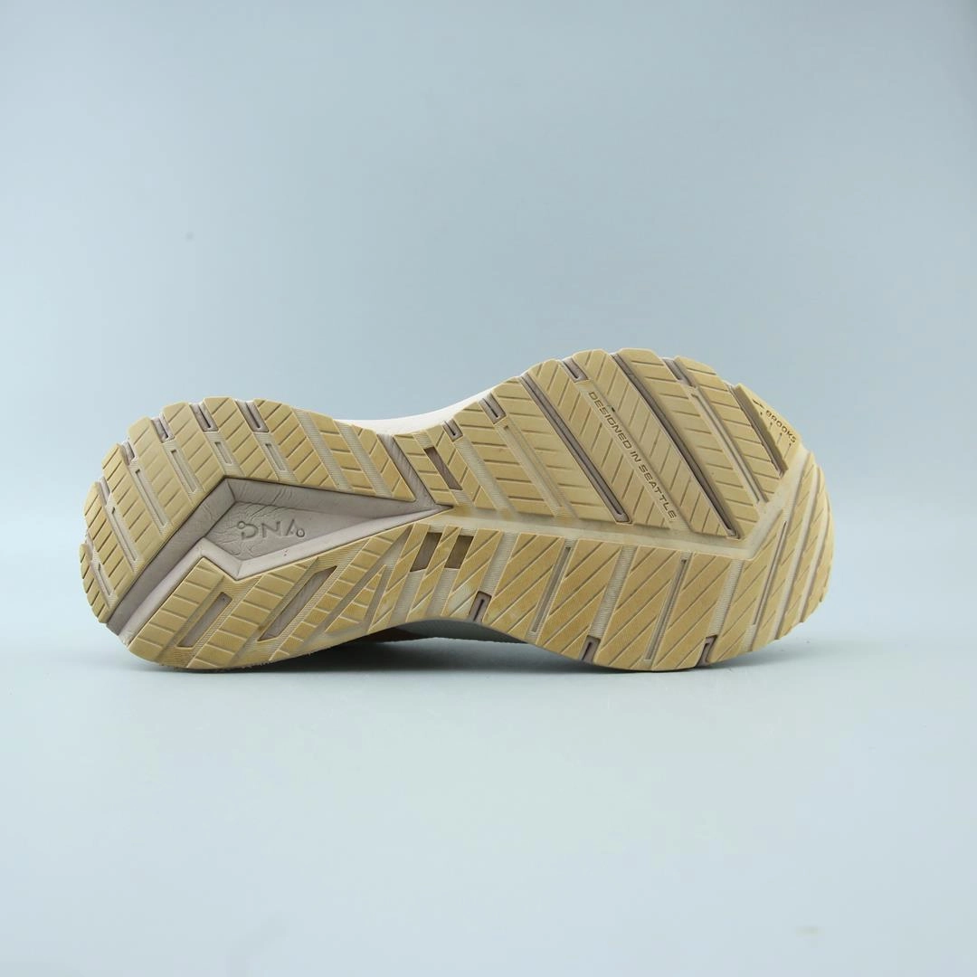 BROOKS REVEL 4 performance running shoe visuals