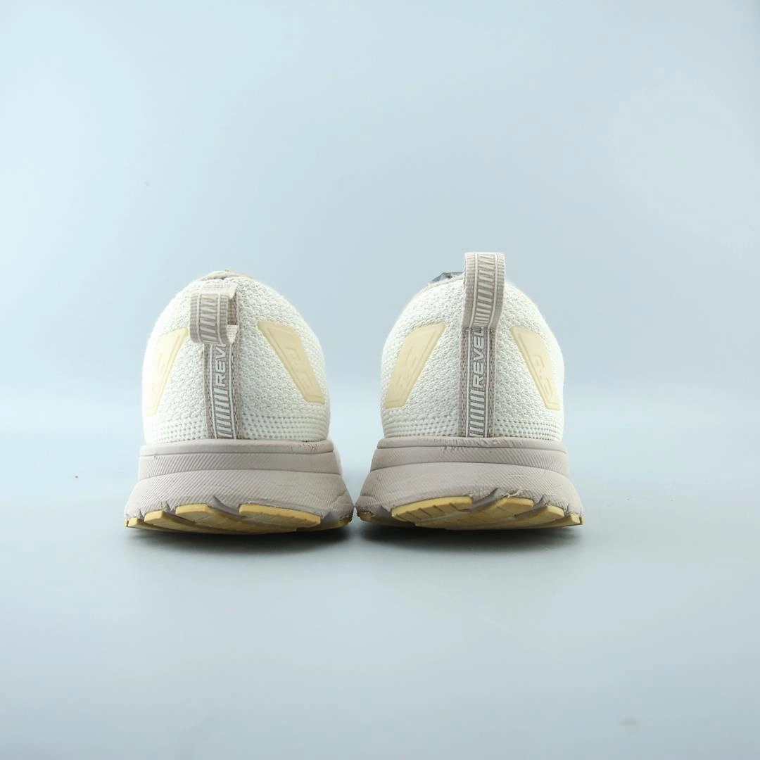 BROOKS REVEL 4 performance running shoe visuals