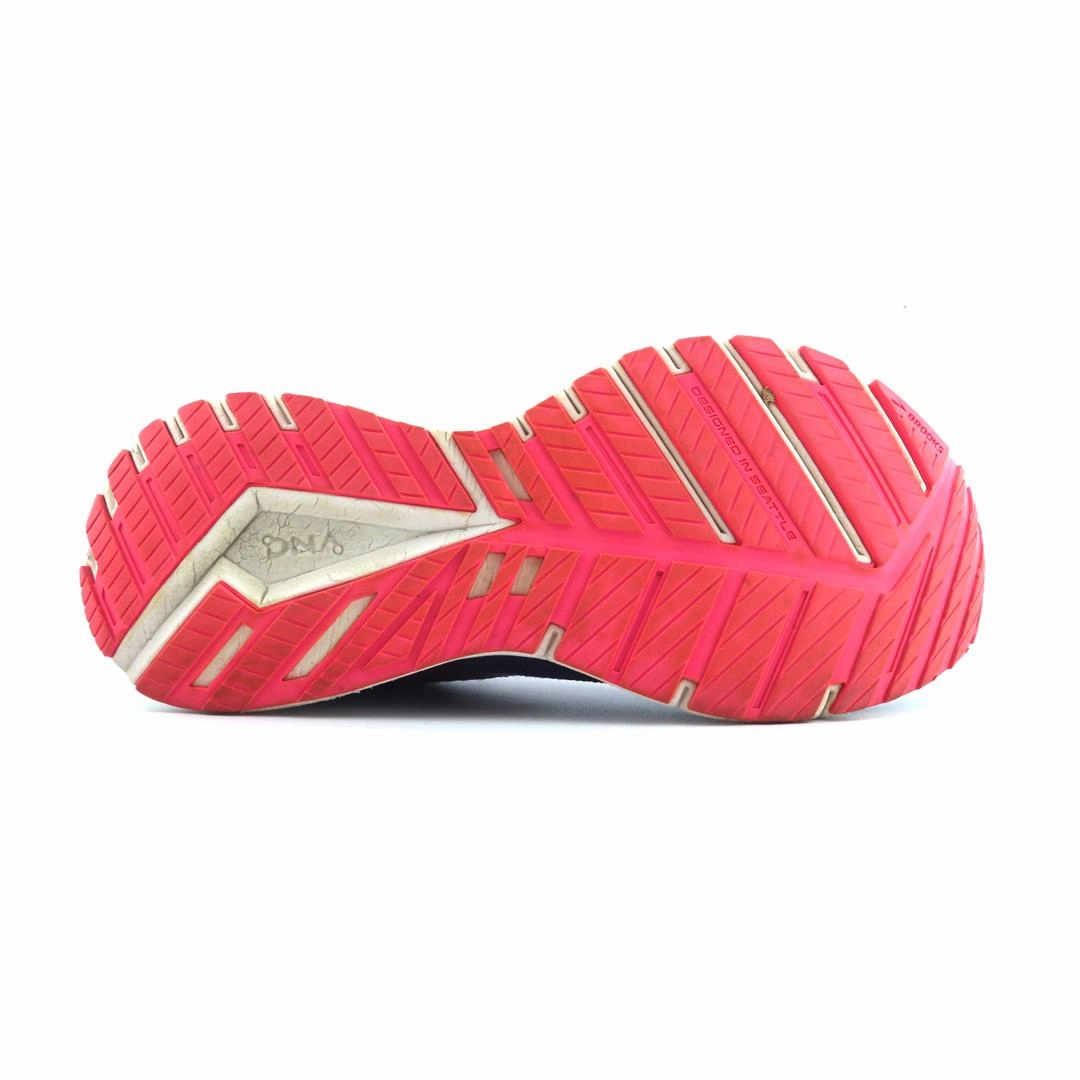 BROOKS REVEL 4 performance running shoe visuals
