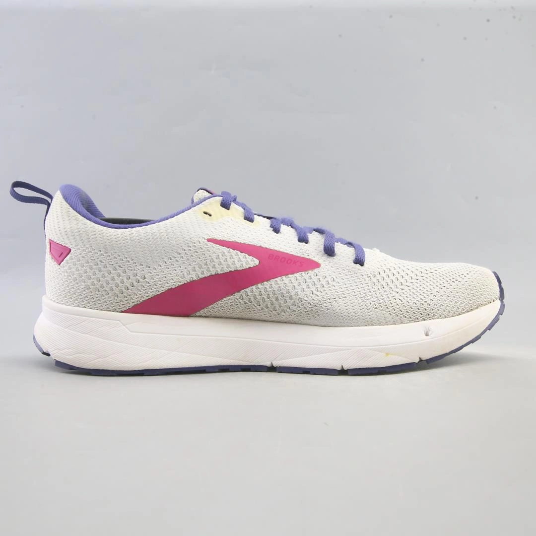 BROOKS REVEL 5 Brooks trainer design images