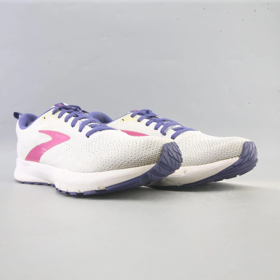 BROOKS REVEL 5 Brooks trainer design images