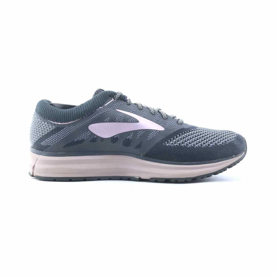 BROOKS REVEL lightweight running shoe photos