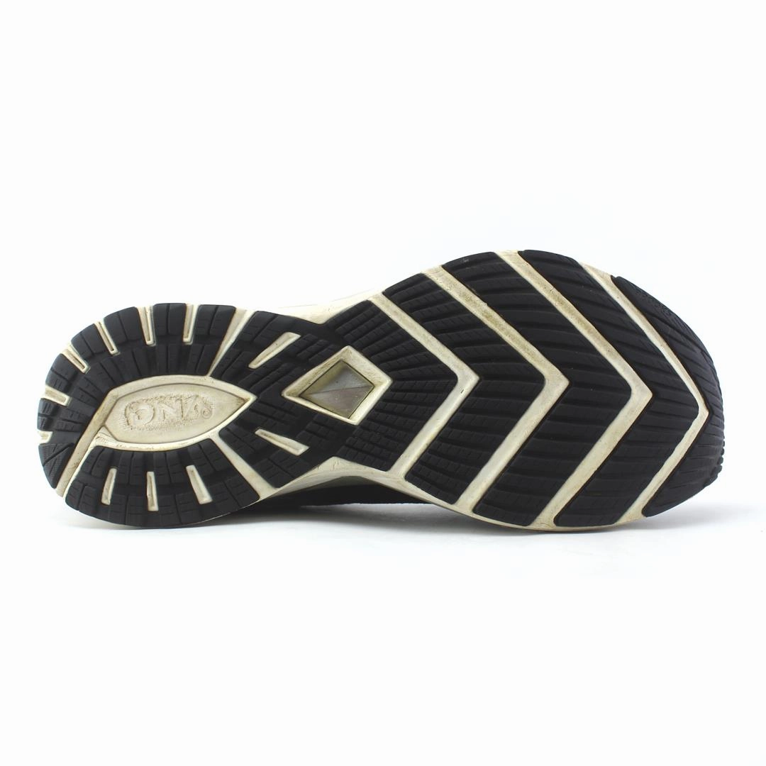 BROOKS RICOCHET Brooks running footwear shots