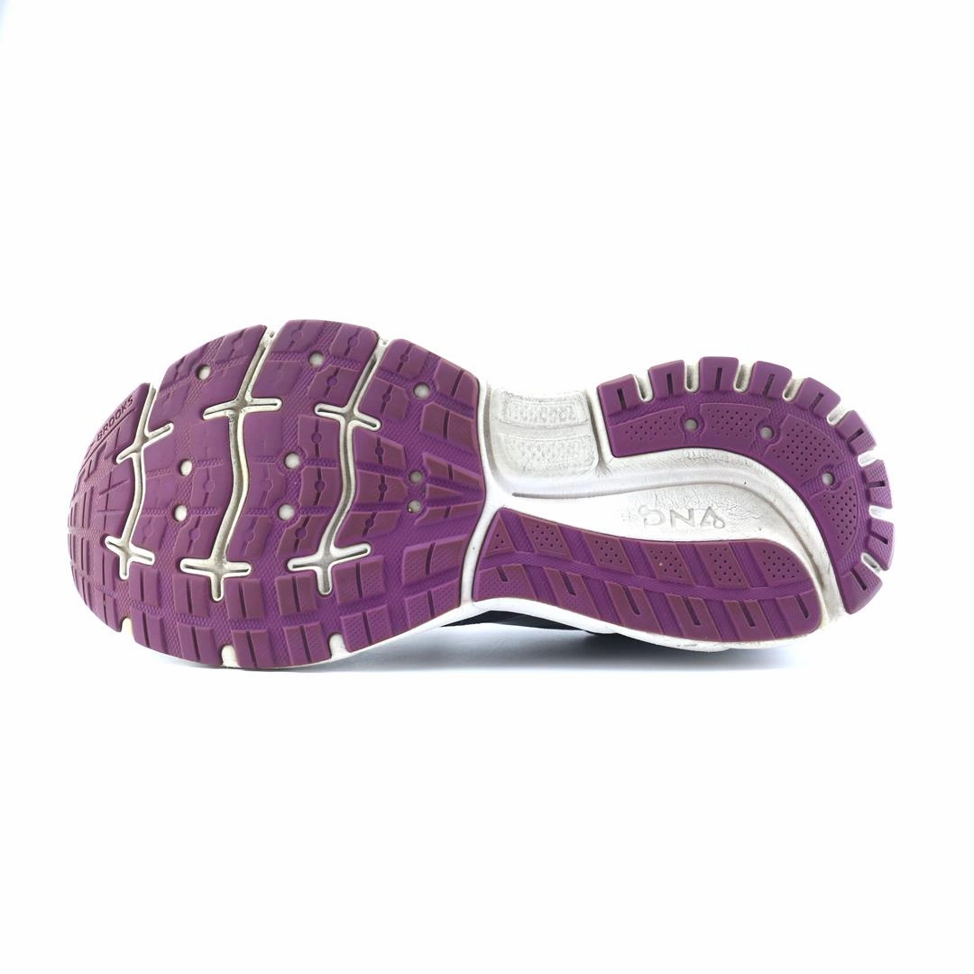 BROOKS TRACE 1 performance running shoe visuals