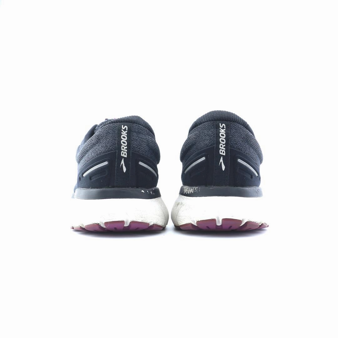 BROOKS TRACE 1 performance running shoe visuals