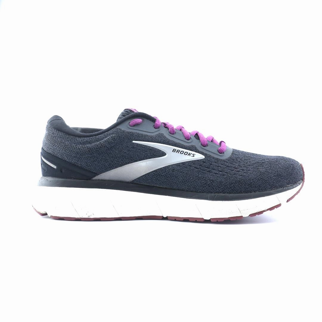 BROOKS TRACE 1 performance running shoe visuals