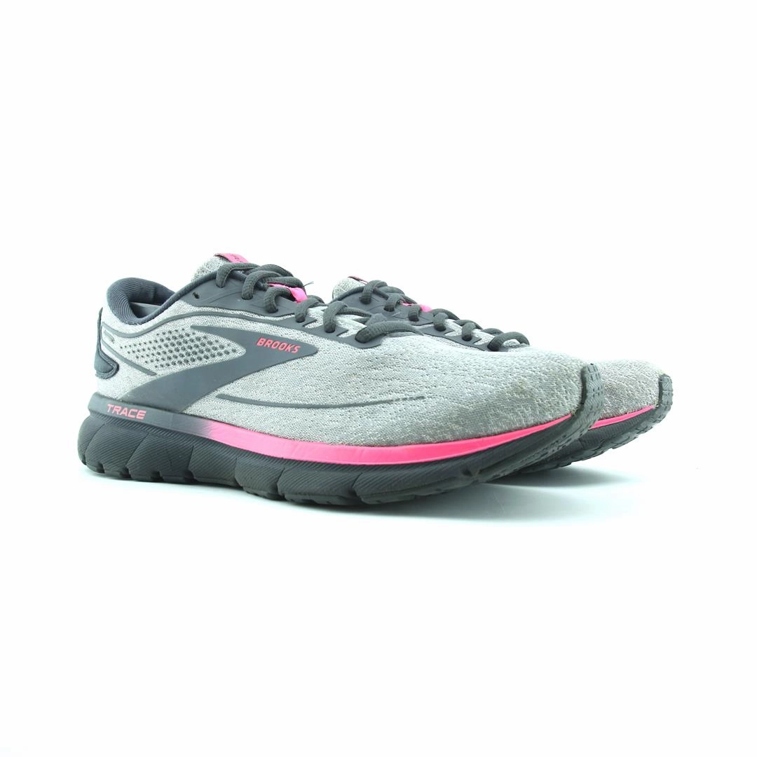 BROOKS TRACE 2 lightweight running shoe photos