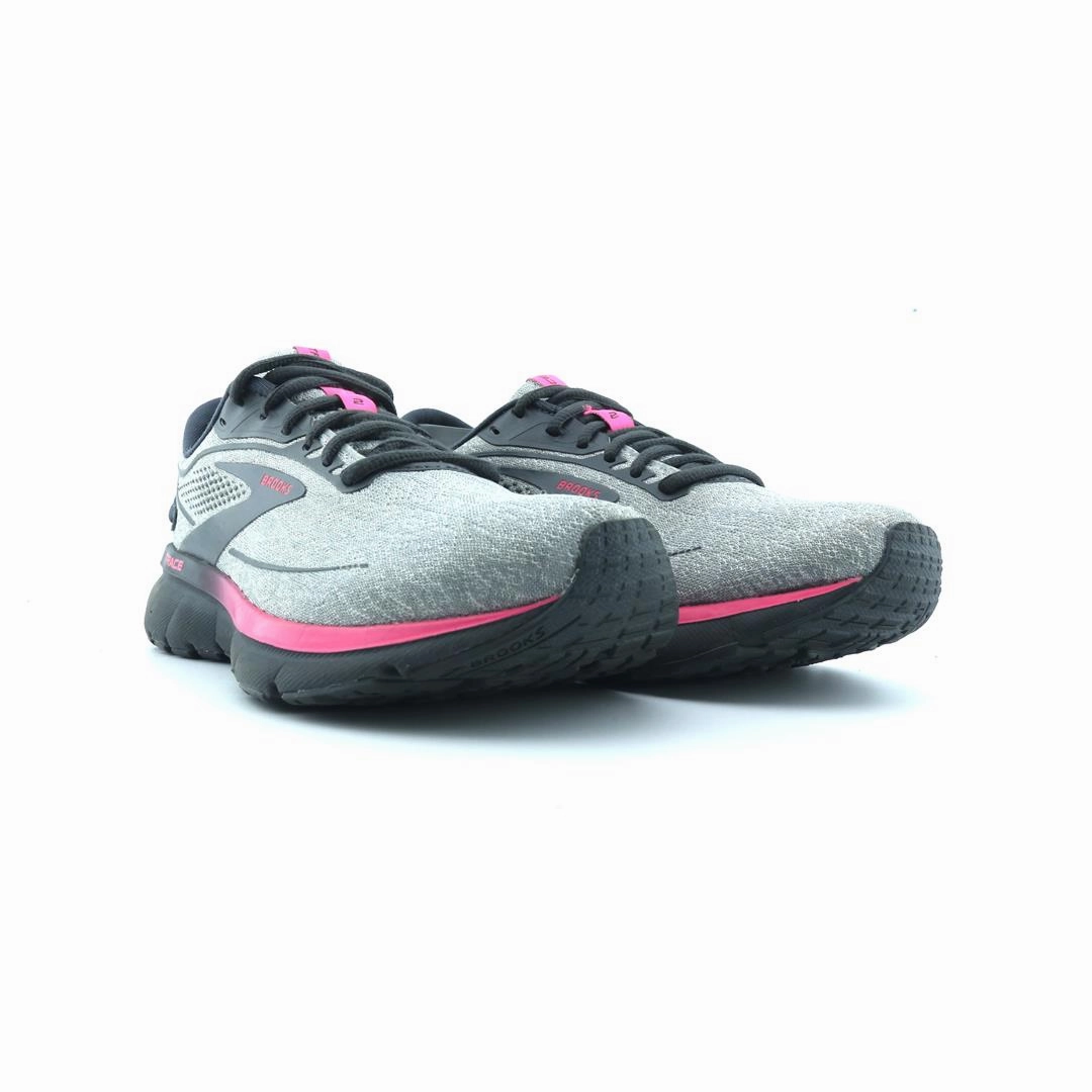 BROOKS TRACE 2 performance running shoe visuals