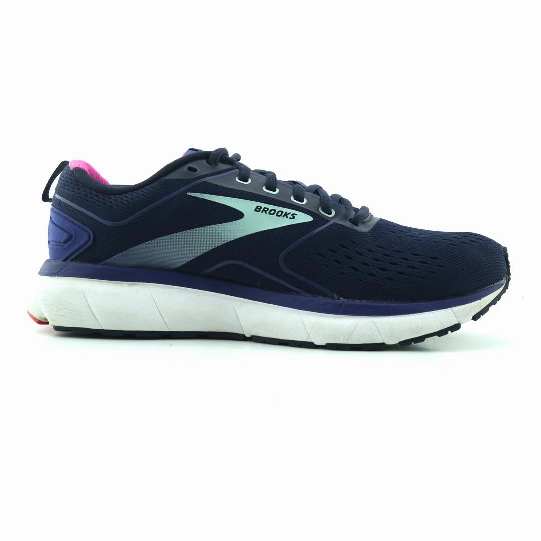 BROOKS TRANSMIT 3 athletic Brooks shoe snapshots