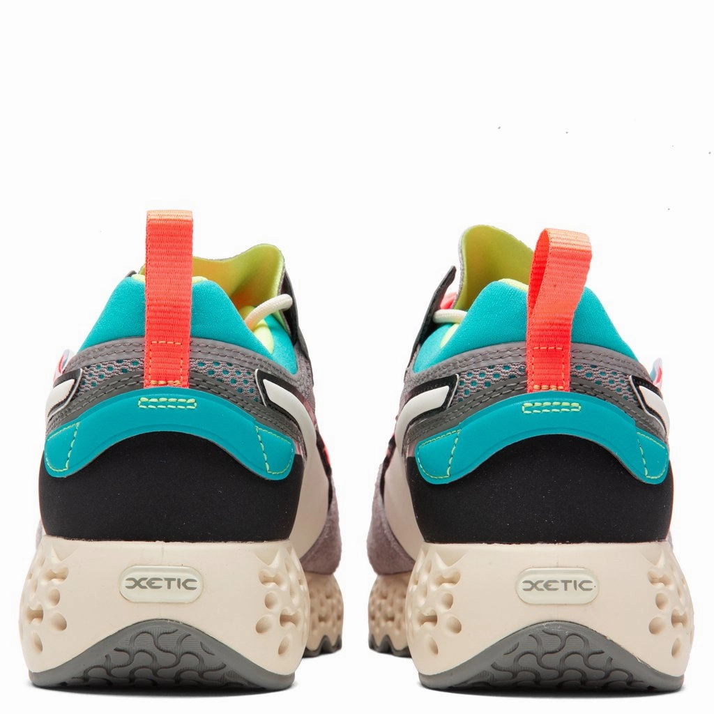 Calibrate Restored - White/Viridian Green Puma Stripe Logo Trainers