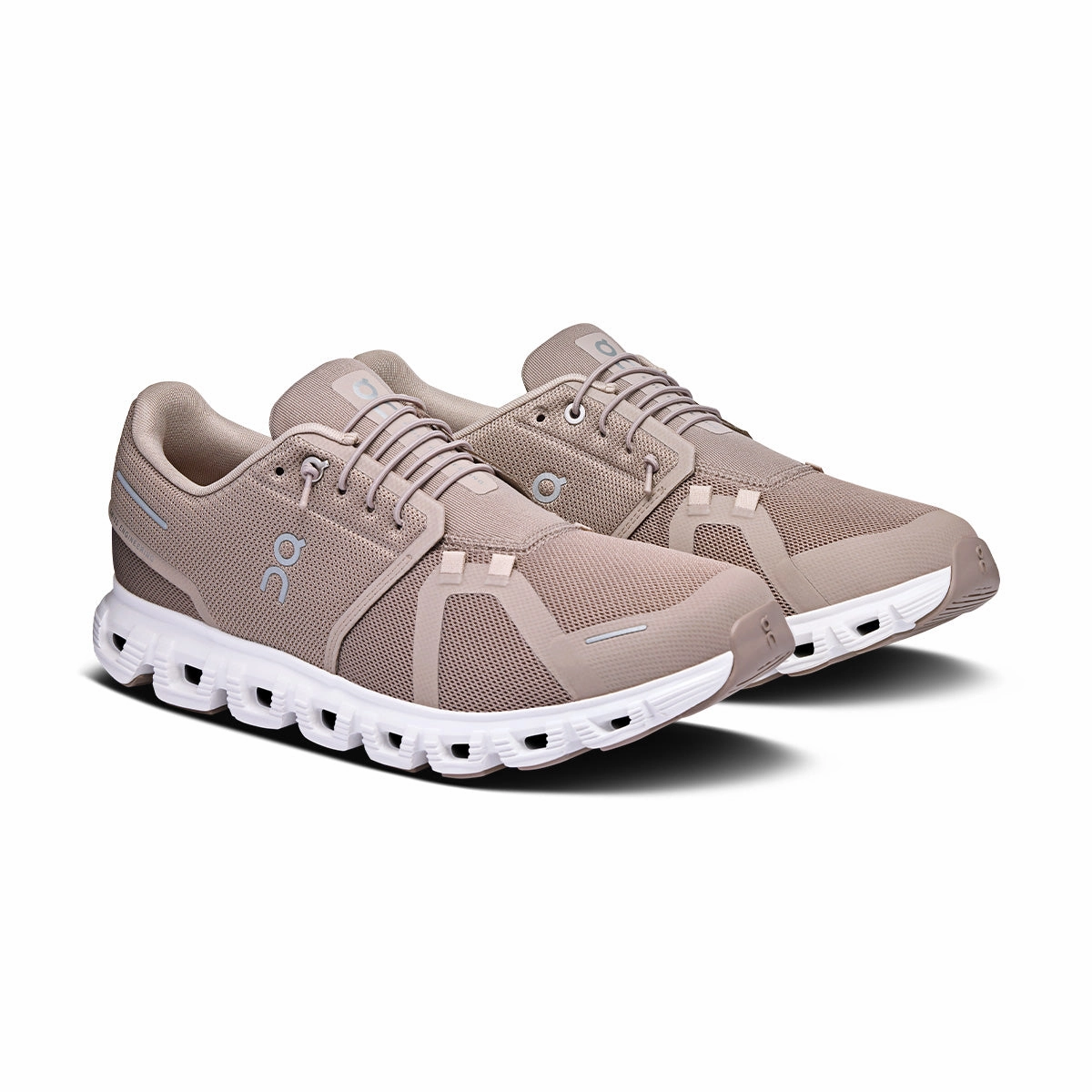 Cloud 6 'Fog White' On versatile athletic shoe designs