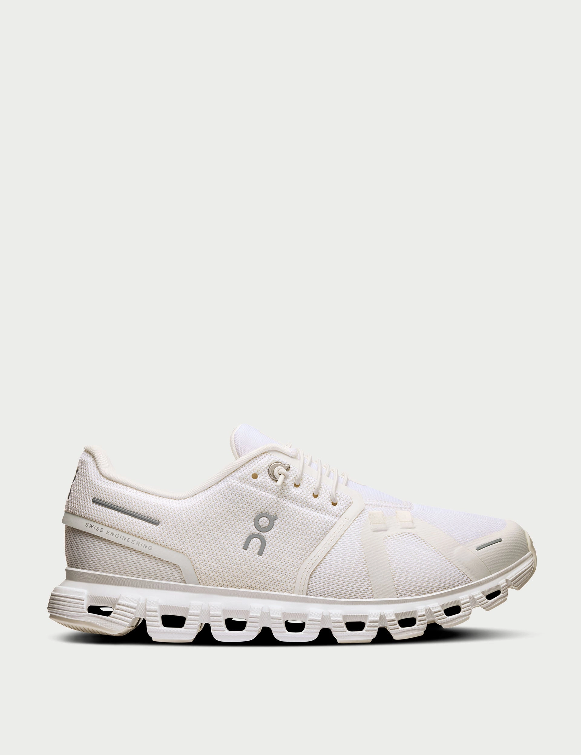 Cloud 6 - White On athletic shoes with speedboard support