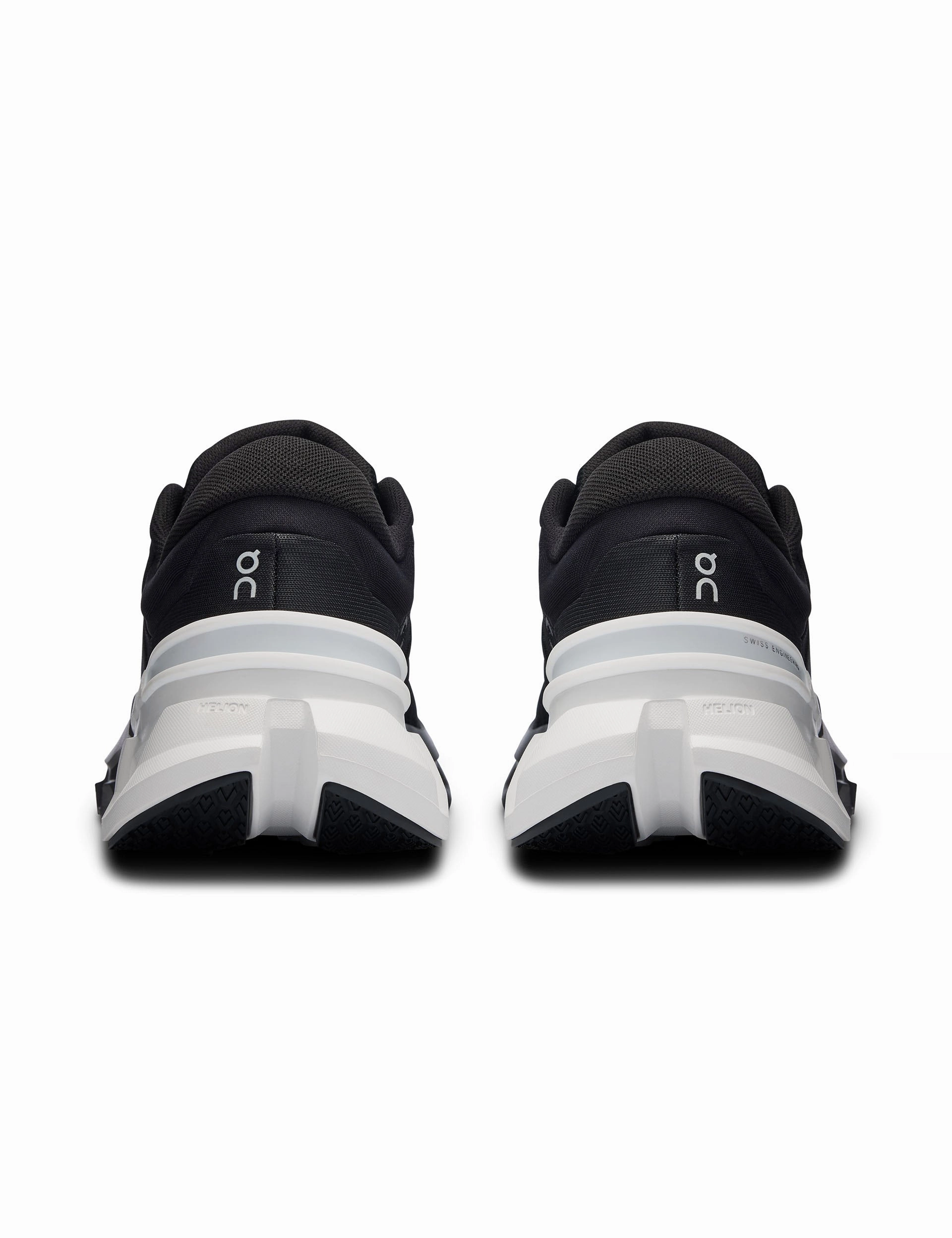 Cloudflyer 5 - Black/White On versatile athletic shoe designs