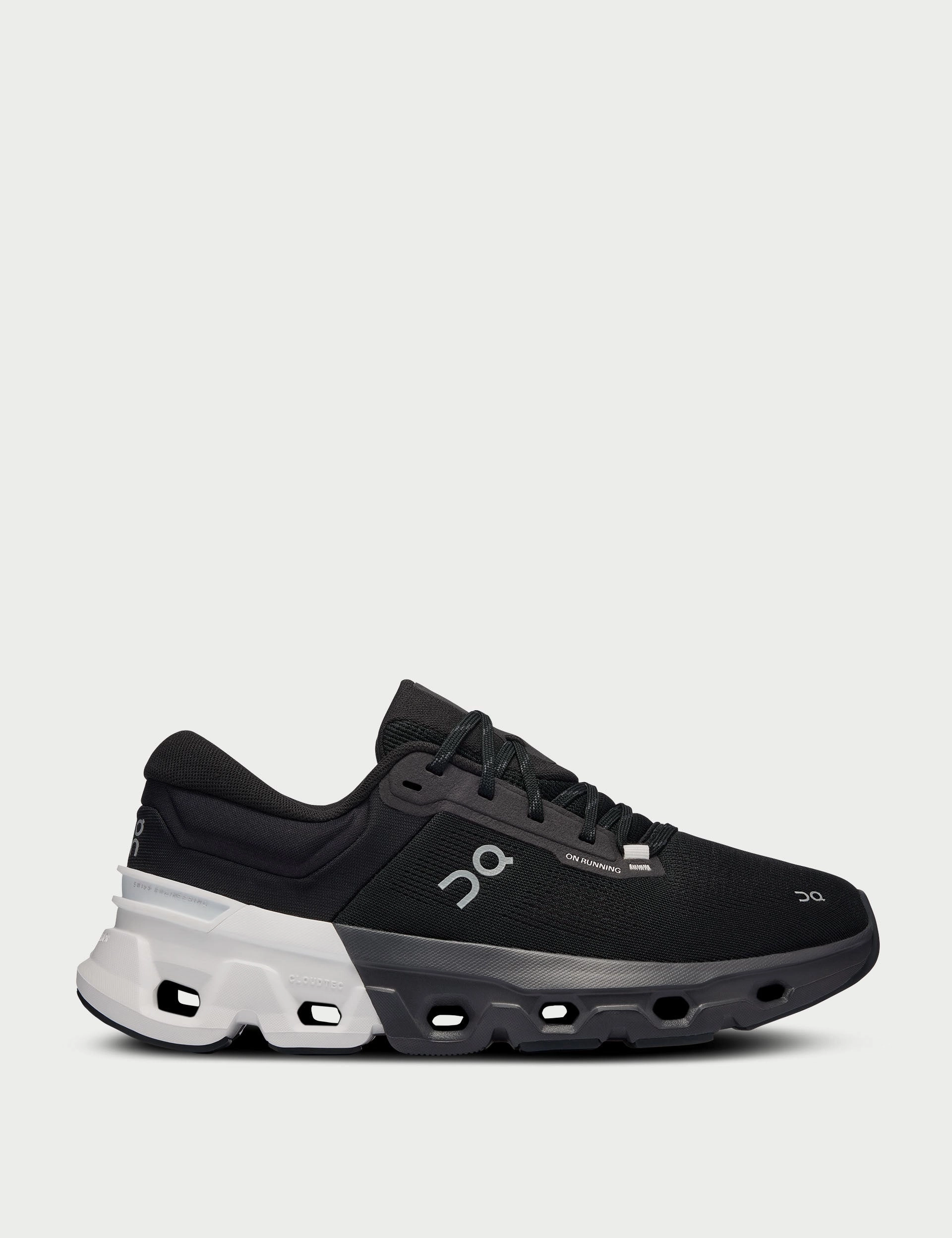 Cloudflyer 5 - Black/White On athletic shoes with speedboard support