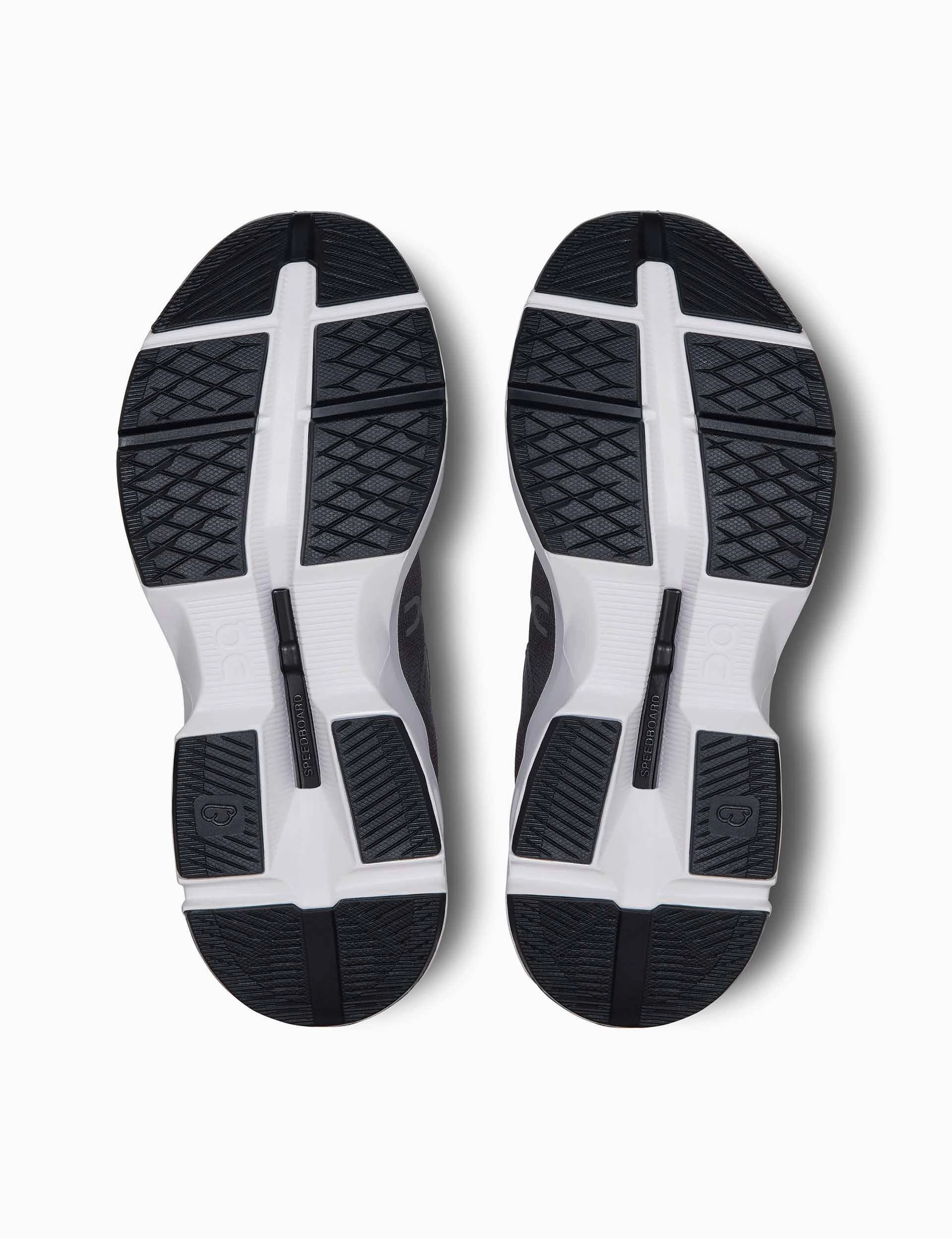 Cloudpulse - Black/White On versatile athletic shoe designs