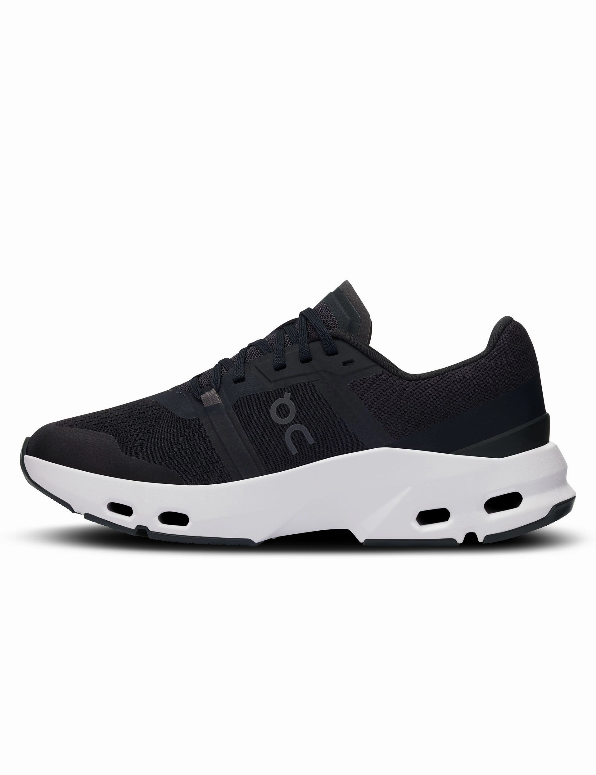 Cloudpulse - Black/White On versatile athletic shoe designs