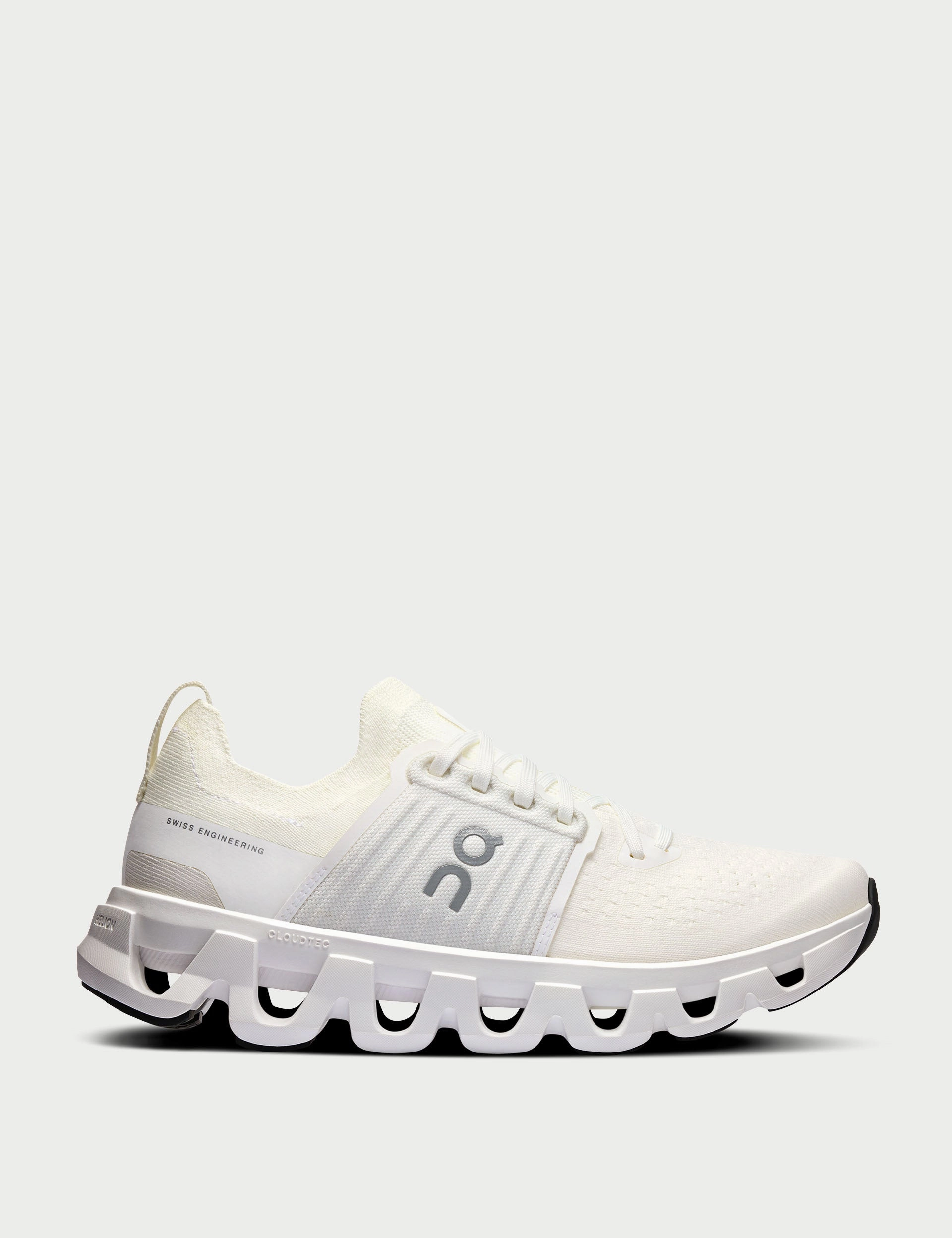 Cloudswift 4 - White On athletic shoes with speedboard support