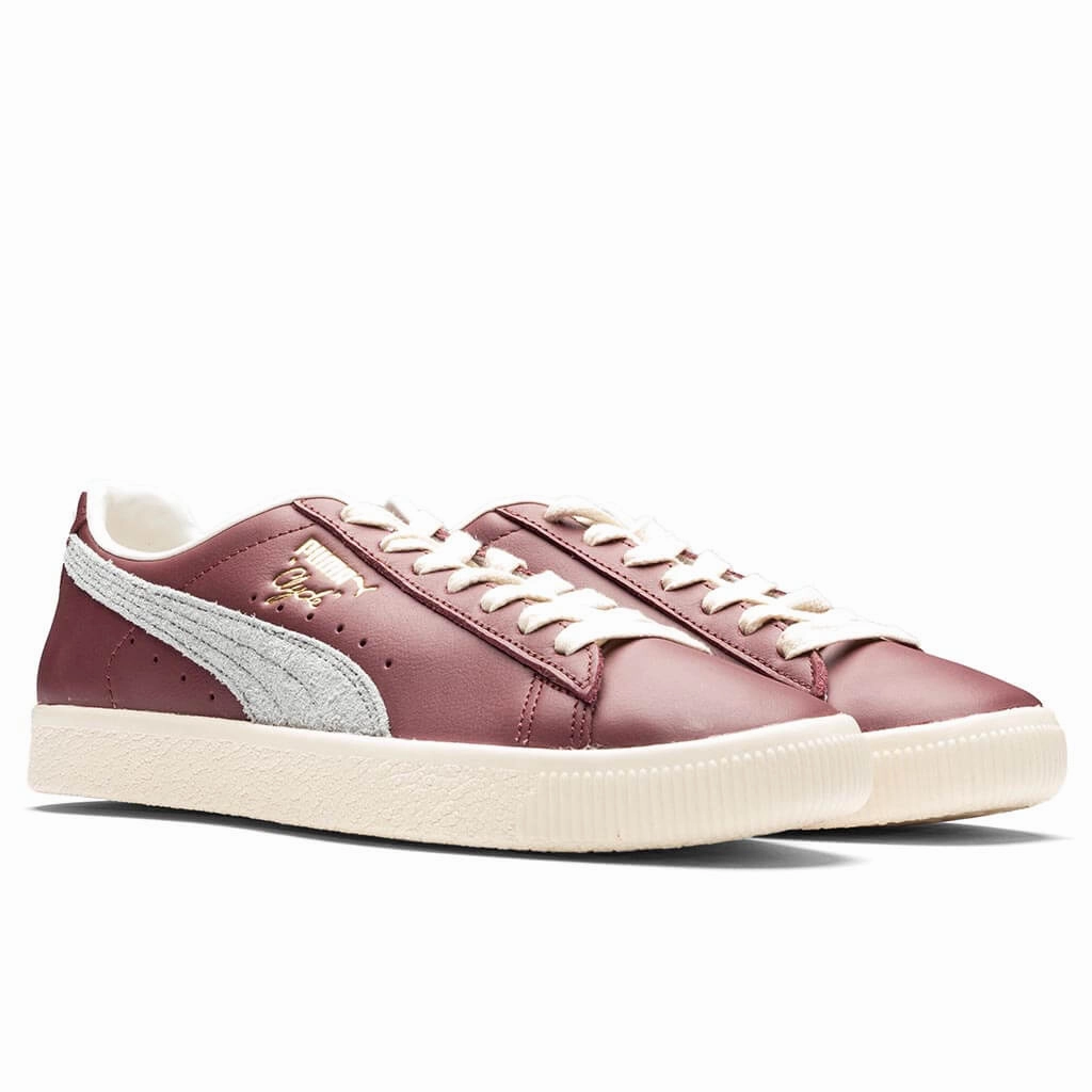 Clyde Base - Wood Violet/Frosted Ivory/Team Gold Puma Suede Street Sneakers