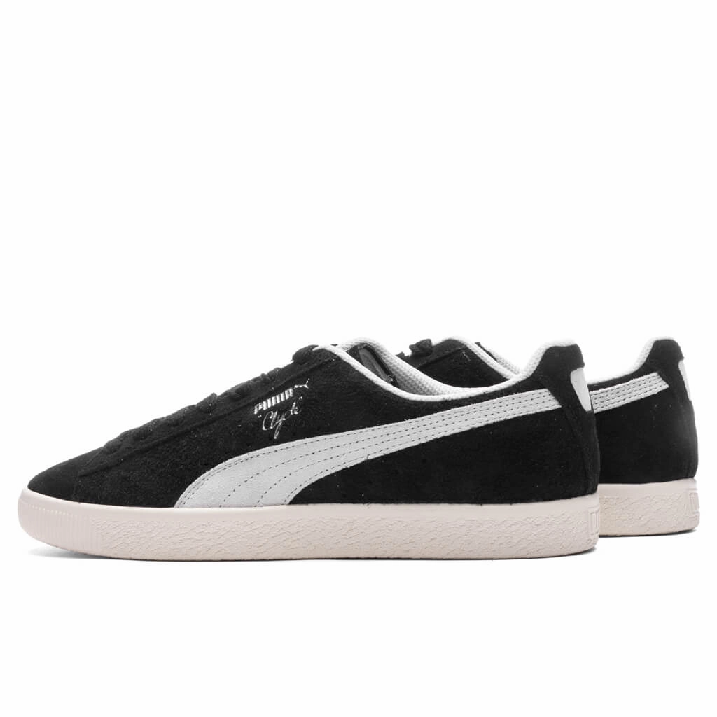 Clyde Hairy Suede - Black/Frosted Ivory Puma Suede Street Sneakers