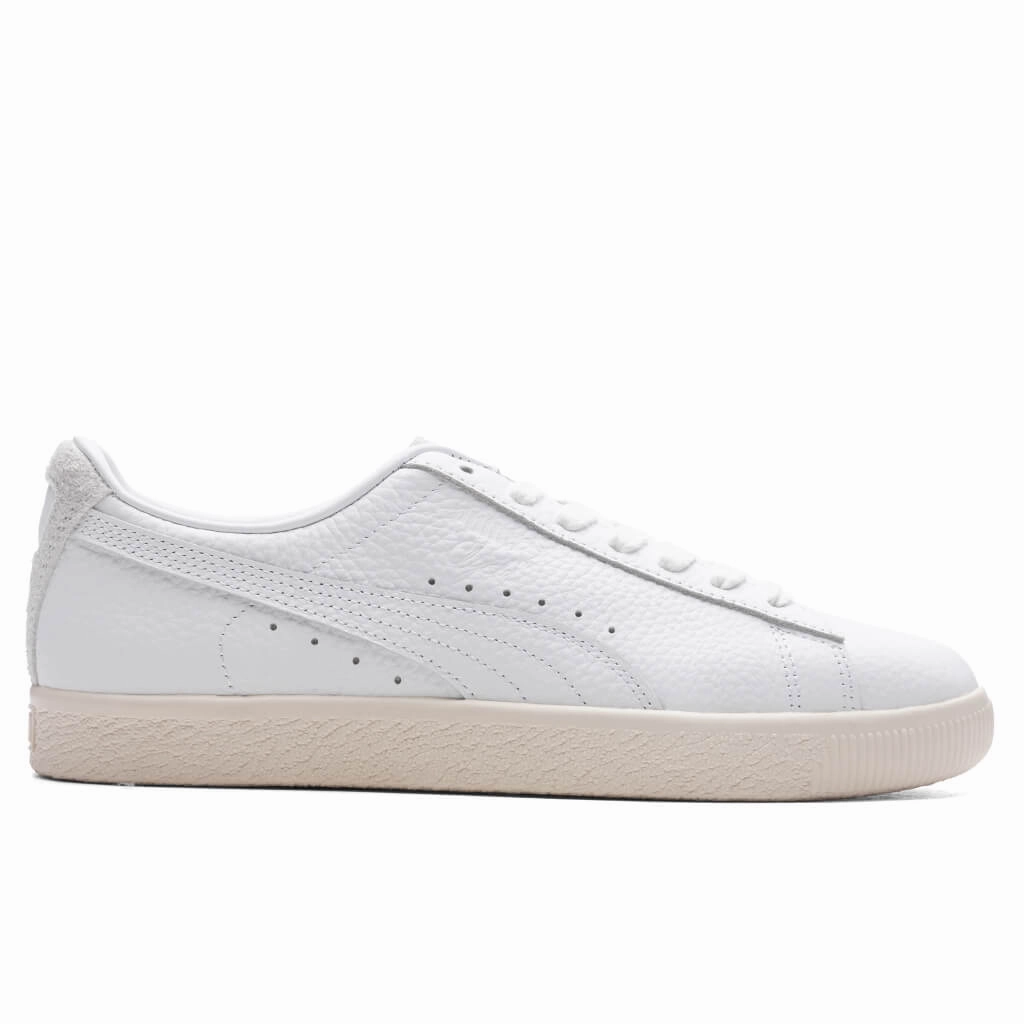 Clyde Premium - White/Frosted Ivory Puma sneakers for casual streetwear