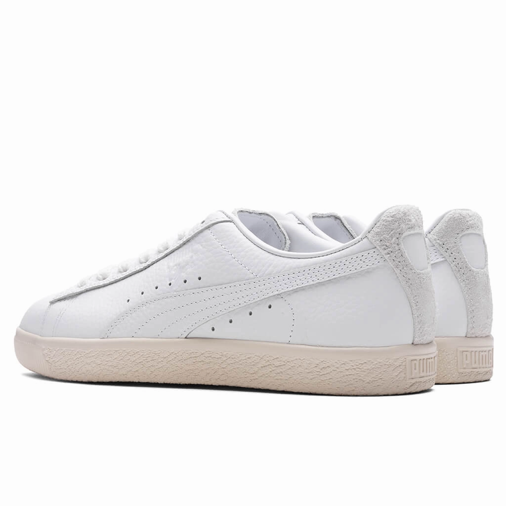 Clyde Premium - White/Frosted Ivory Puma Everyday Style Shoes