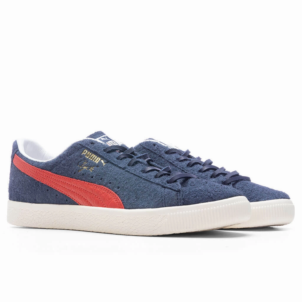 Clyde Soho London - Frosted Ivory/New Navy Puma Suede Street Sneakers