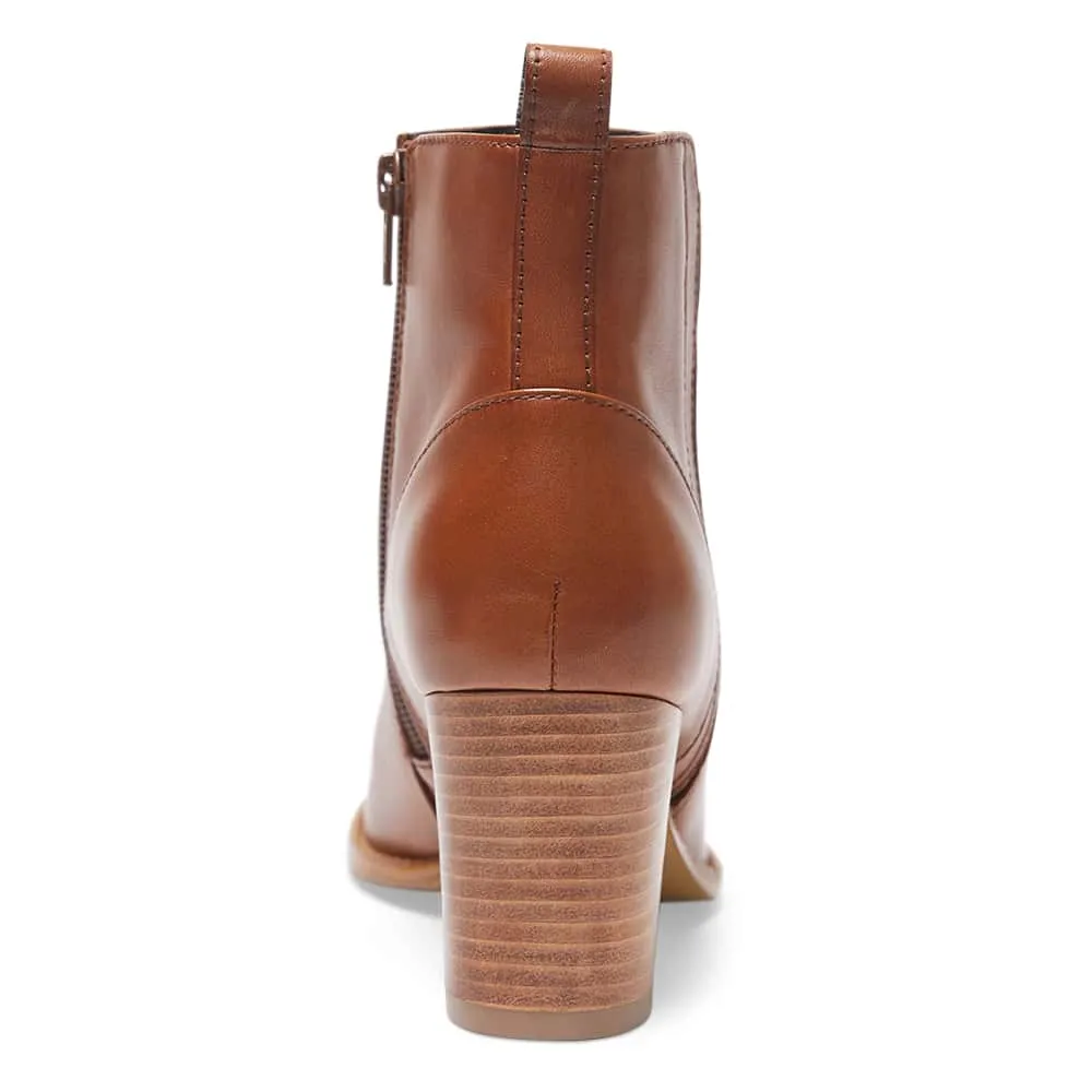 Geronimo Boot in Mid Brown Leather