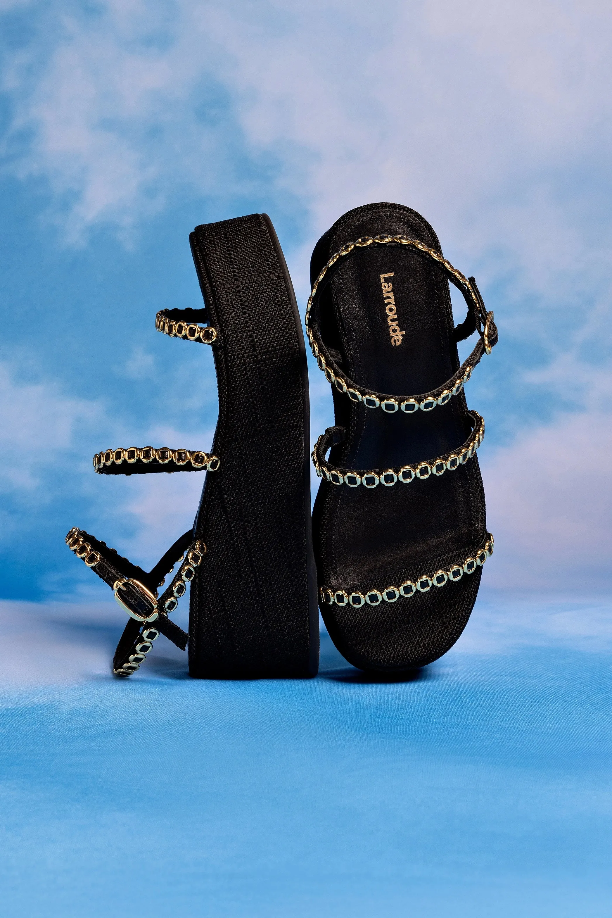 Gio Milanina Flatform Sandal In Black Raffia