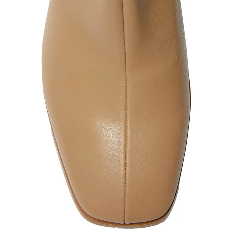 Hampton Boot in Camel Stretch