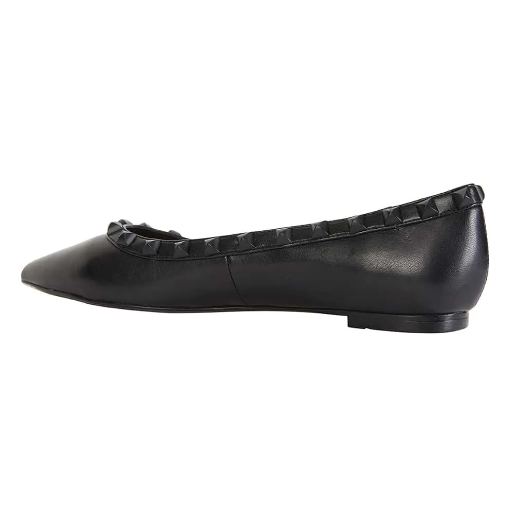 Iggy Flat in Black Leather