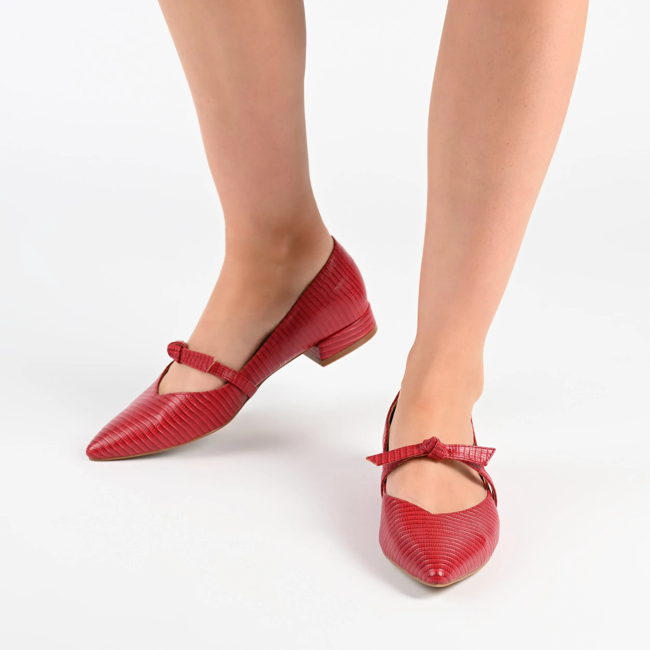 Journee Collection Women's Cait Wide Width Flats