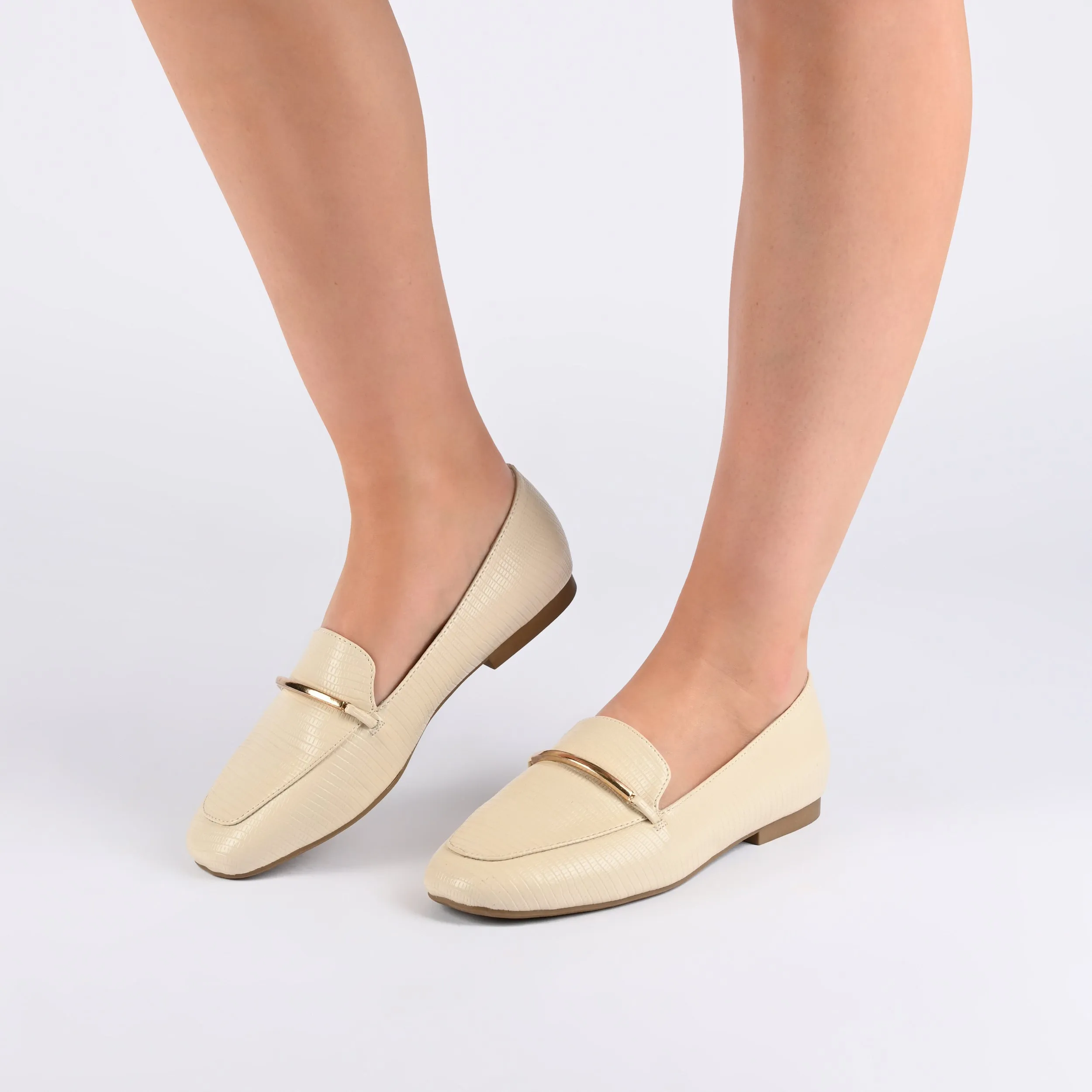 Journee Collection Women's Tru Comfort Foam Wide Width Wrenn Flats